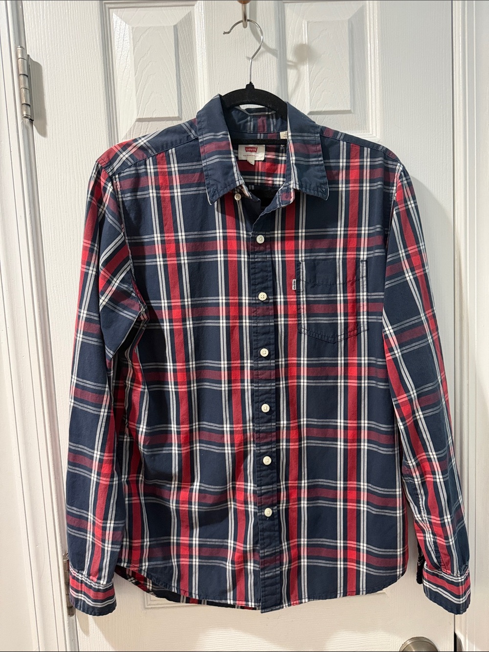 Levi's Men's Navy & Red Plaid Long-Sleeve Button-Down Shirt